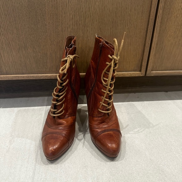 MARC FISHER ANKLE BOOT - Picture 2 of 3